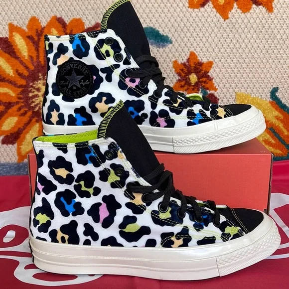 Converse 572369C
CHUCK TAYLOR ALL STAR 70 HI
EGRET/BLACK/LIME TWIST
WMNS snkrs - Picture 1 of 16